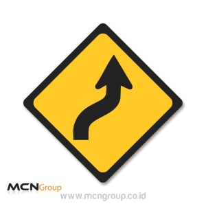 Rambu Lalu Lintas Tikungan Ganda Dengan Tikungan Pertama Ke Kanan